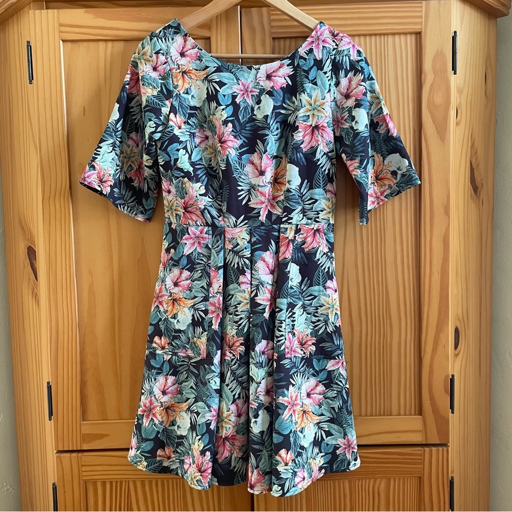 Closet London Fit and Flare Floral Dress - Size 6